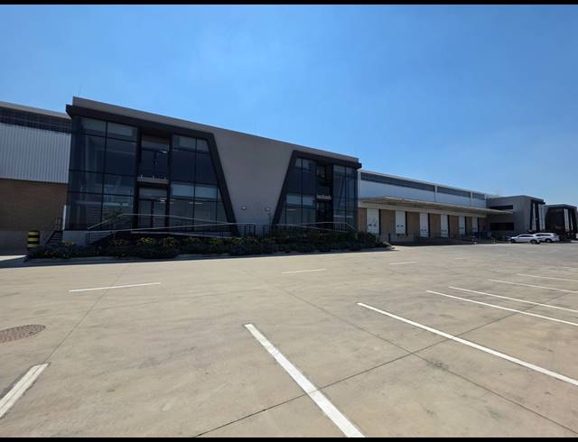 8,315M² WAREHOUSE TO LET IN AIRPORT PARK